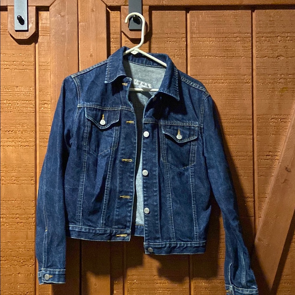 Evan Picone Blue Jean Jacket with Point Collar and Contrast Stitching